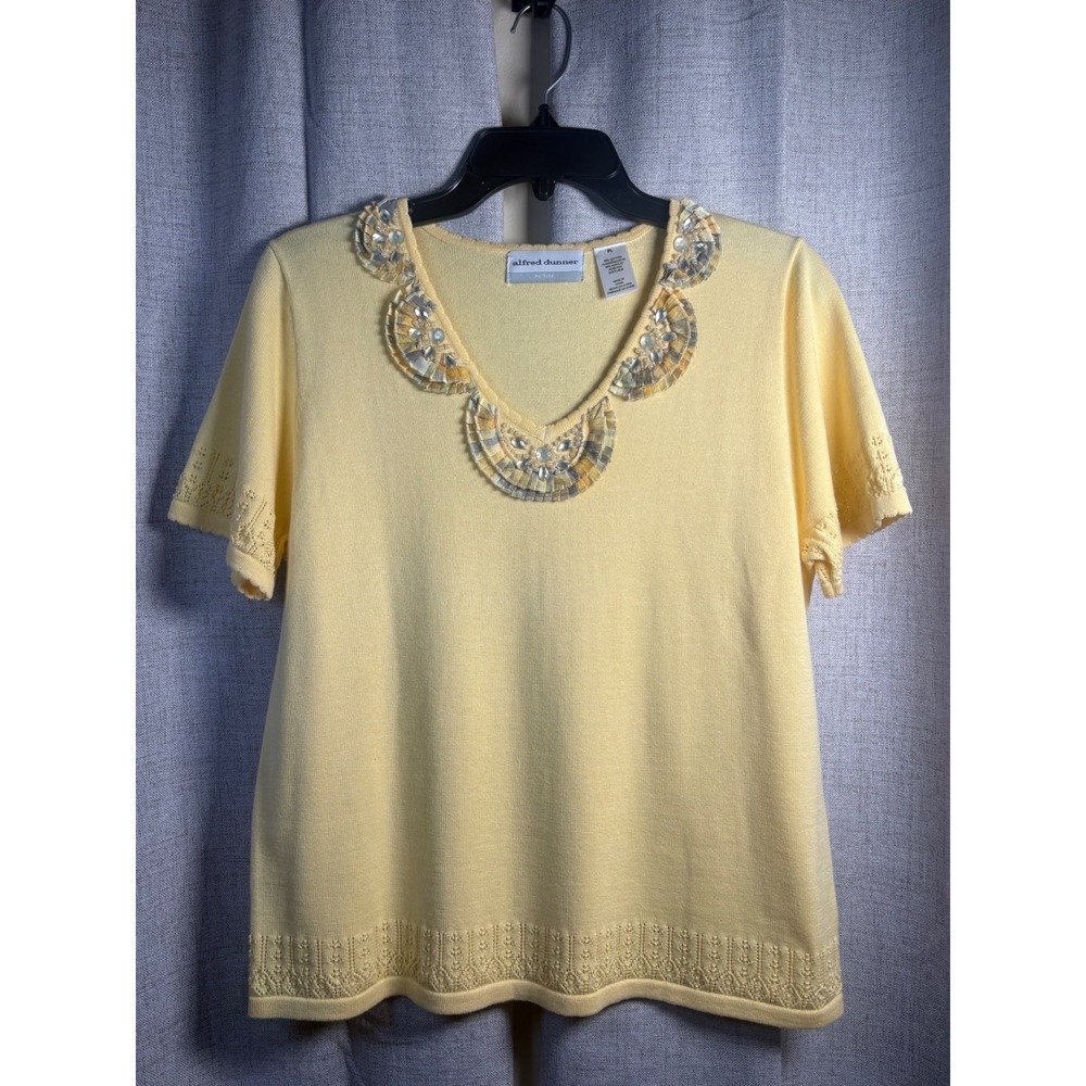 Alfred Dunner Petite Yellow Short Sleeve Embellished V-Neck Sweater Size PL
